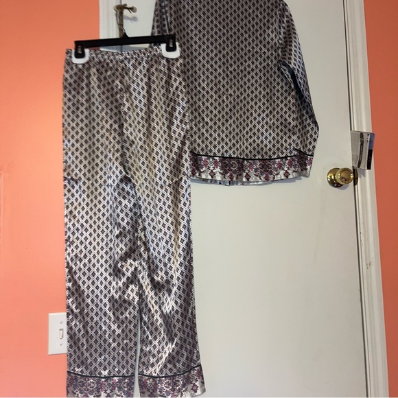 Thalia Sodi 2pc Satin Lounge Pajama Set - Picture 9 of 16